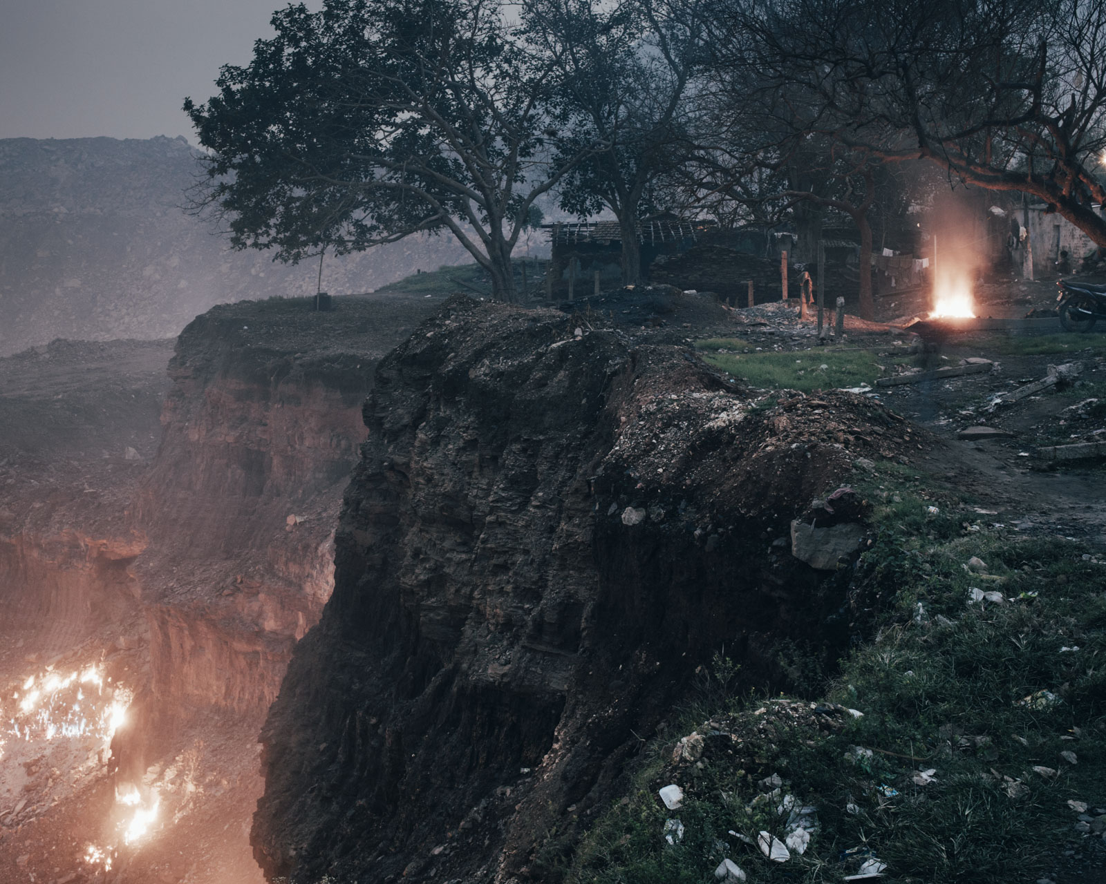 Coal Field Fire II, Jharia, Dhanbad, Jharkhand, India, 2019 © Robin Hinsch