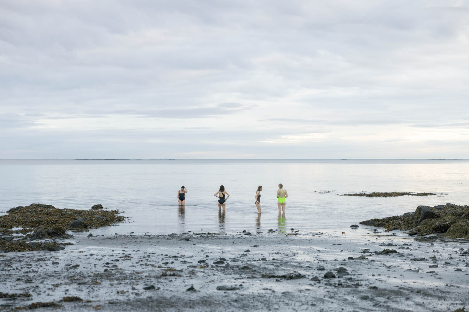 Regelmässig treffen sich Frauen, um im Meer rund um Reykjavik, um schwimmen zu gehen – selbst im Winter. 26.10.2023, Reykjavik, Island, © 2023 Noemi Ehrat