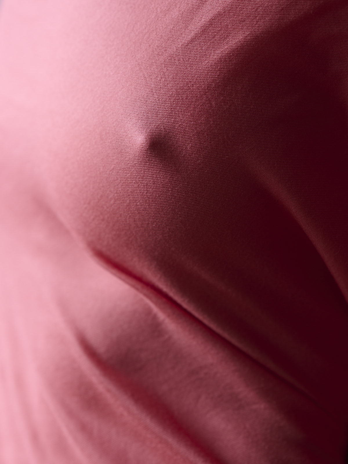 Anonymisiertes Portrait zwei Wochen nach der letzen Chemotherapie, zwei Wochen vor der Mastektomie (operative Entfernung des Brustgewebes), 30.01.2025, Basel, Schweiz, © 2025 Raphaela Graf