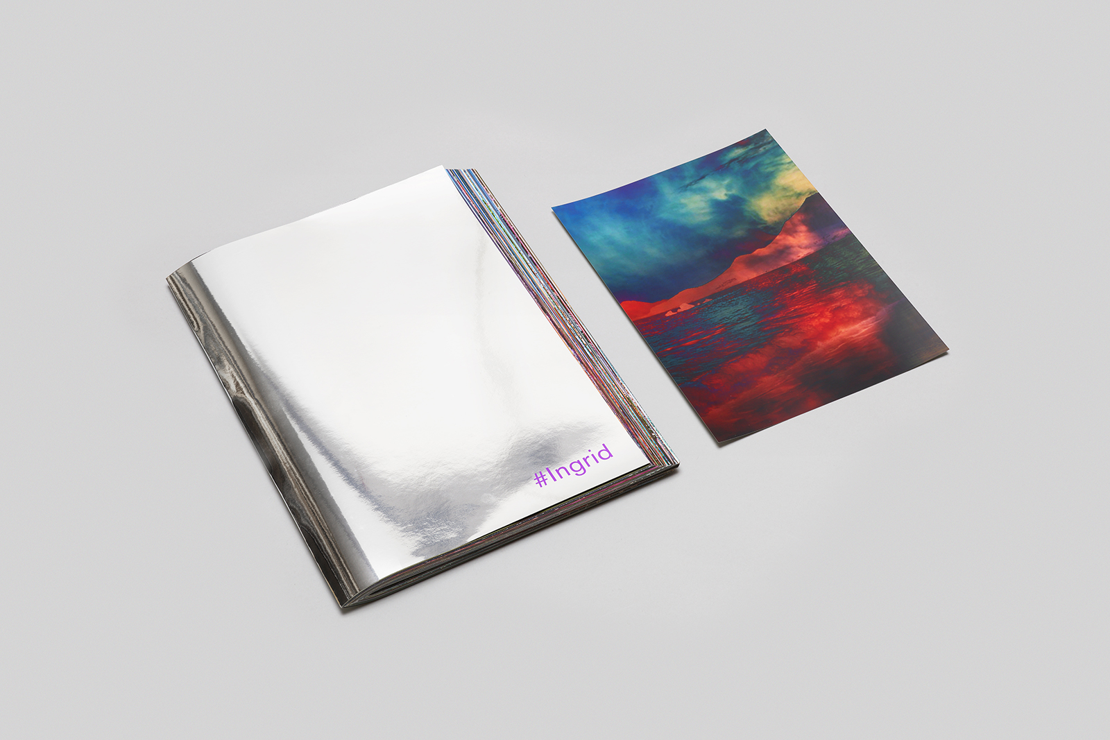 Co-edition RVB Books - Paris & Gato Negro Ediciones - Mexico, 22,5x32 cm, Soft cover, Silver miror lamination, 352 pages, 348 photographs 