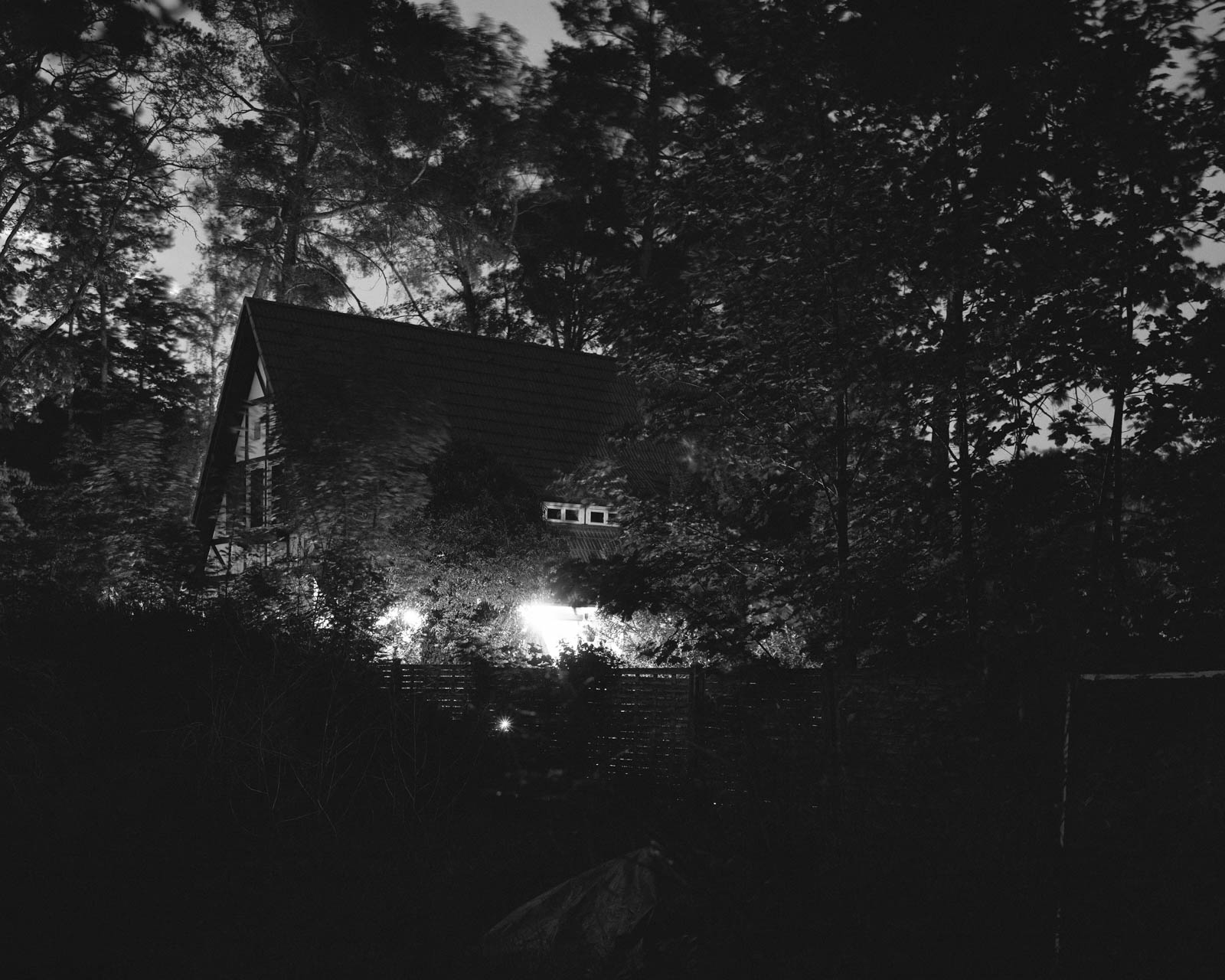 Stasi-Gasthaus bei Blankenfelde. Die Adresse in der Stasi-Akte meiner verstorbenen Grossmutter führt mich an diesen Ort. 15.05.2024, Blankenfelde, Deutschland, ©2024 Robert Kwaß